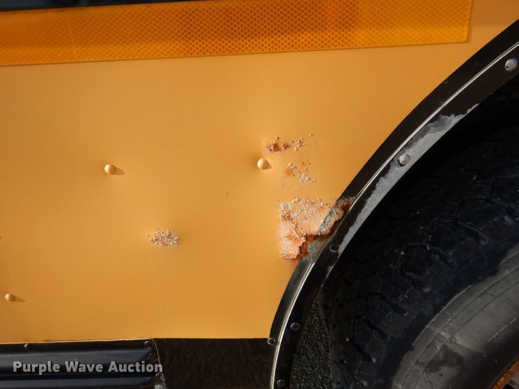 image for item DL3329 2002 International 3800  school bus