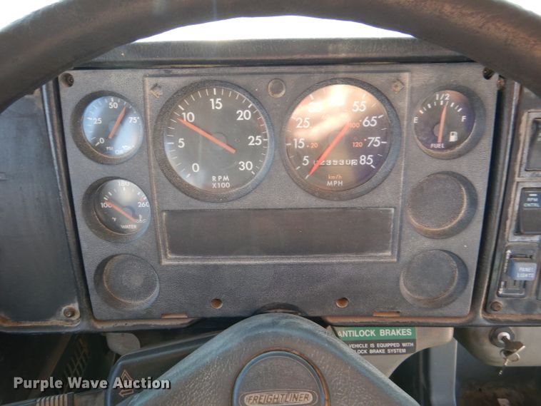 image for item DL3330 1998 Freightliner FS65  school bus