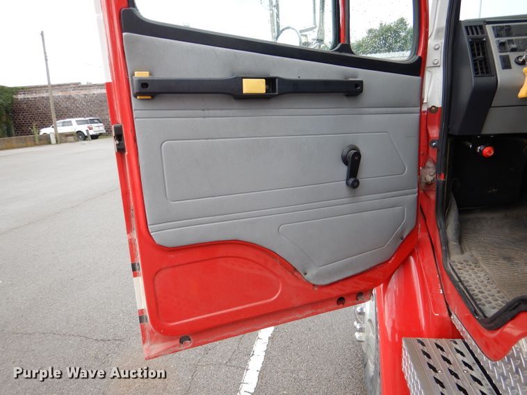 image for item DL3407 1995 Freightliner FL70  rescue vehicle