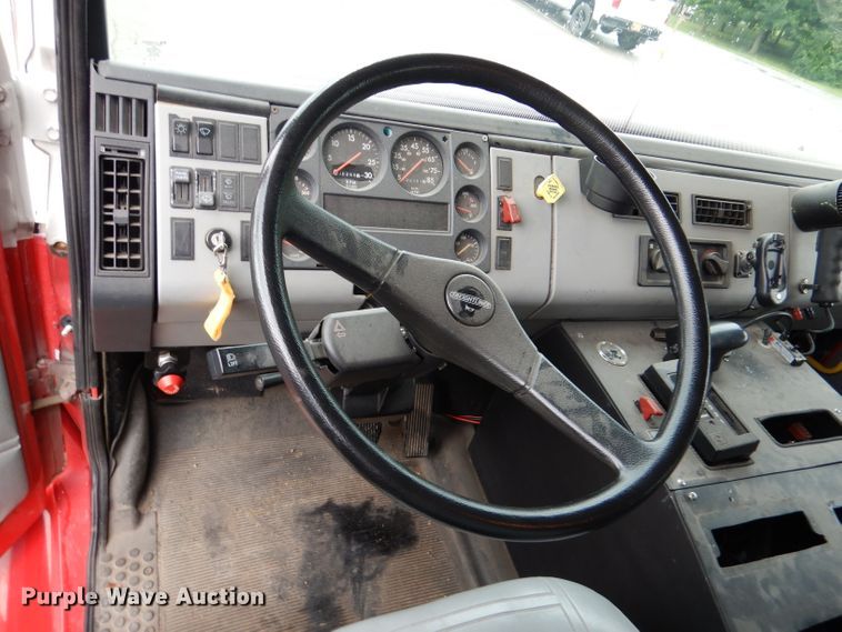 image for item DL3407 1995 Freightliner FL70  rescue vehicle