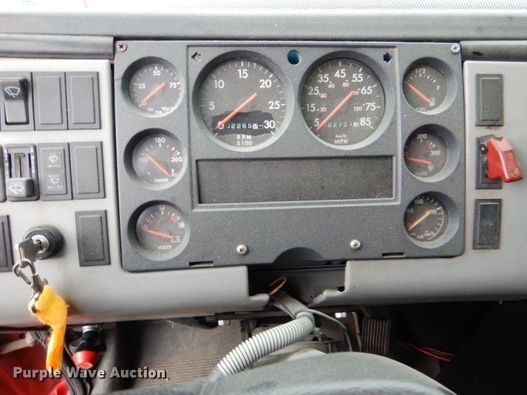 image for item DL3407 1995 Freightliner FL70  rescue vehicle