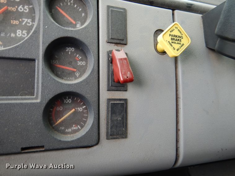 image for item DL3407 1995 Freightliner FL70  rescue vehicle