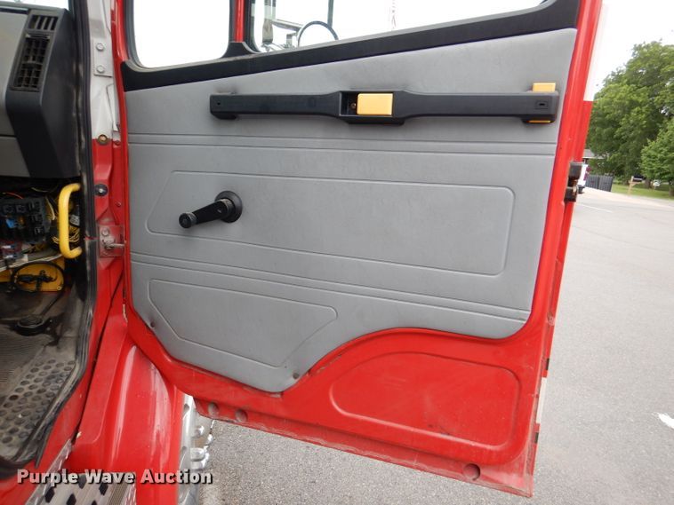 image for item DL3407 1995 Freightliner FL70  rescue vehicle