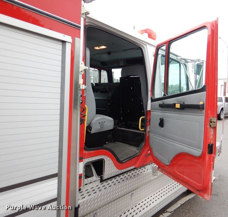 image for item DL3407 1995 Freightliner FL70  rescue vehicle