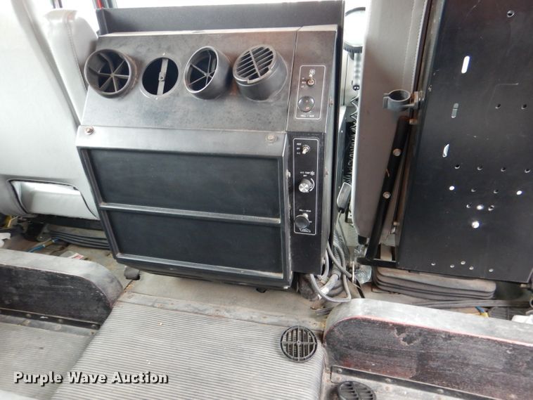 image for item DL3407 1995 Freightliner FL70  rescue vehicle