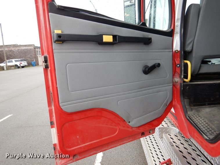 image for item DL3407 1995 Freightliner FL70  rescue vehicle