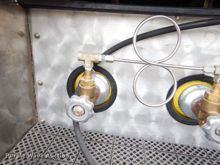 image for item DL3407 1995 Freightliner FL70  rescue vehicle