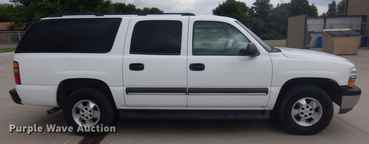 image for item DM5253 2003 Chevrolet Suburban  SUV
