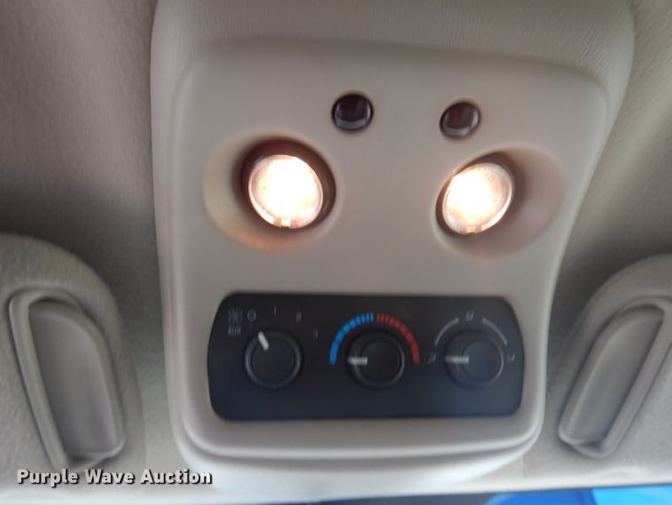 image for item DM5253 2003 Chevrolet Suburban  SUV