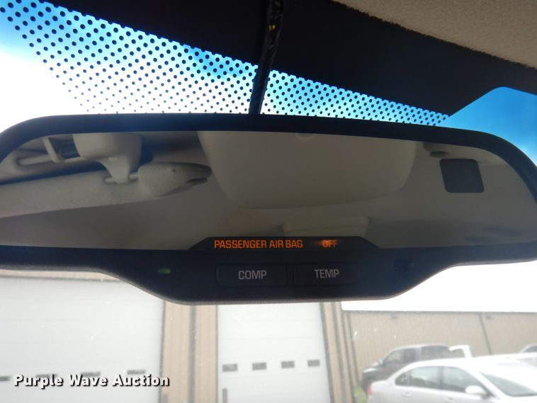 image for item DM5253 2003 Chevrolet Suburban  SUV