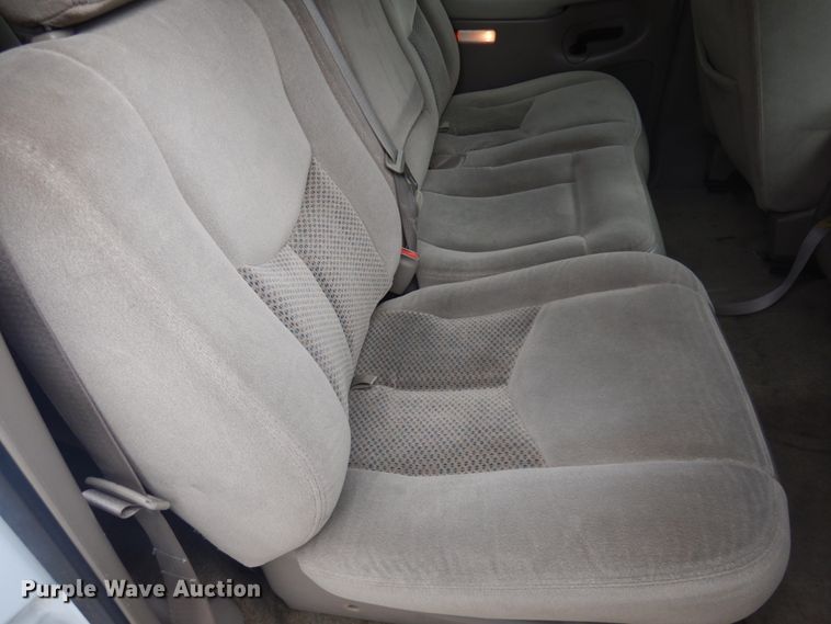 image for item DM5253 2003 Chevrolet Suburban  SUV