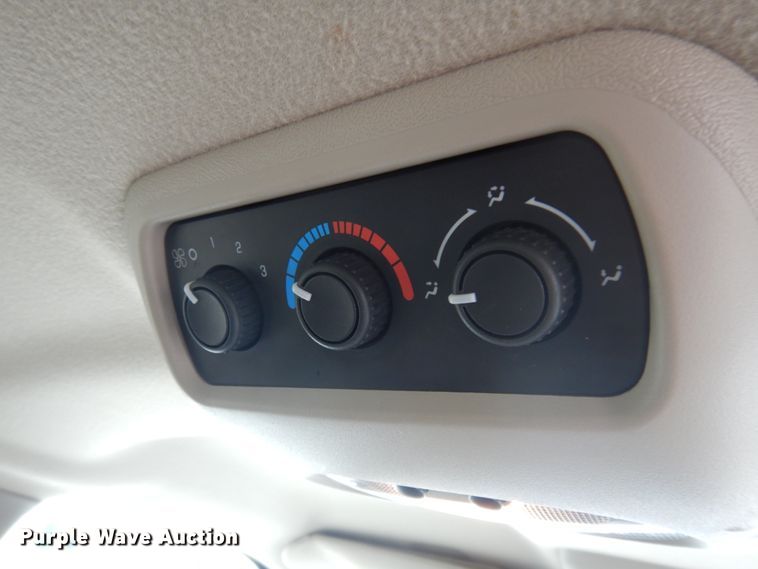 image for item DM5253 2003 Chevrolet Suburban  SUV