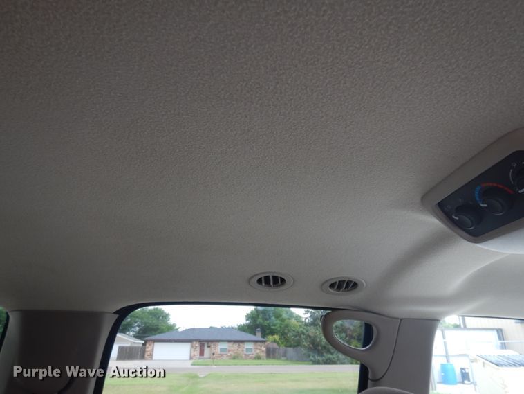 image for item DM5253 2003 Chevrolet Suburban  SUV