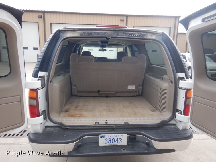 image for item DM5253 2003 Chevrolet Suburban  SUV