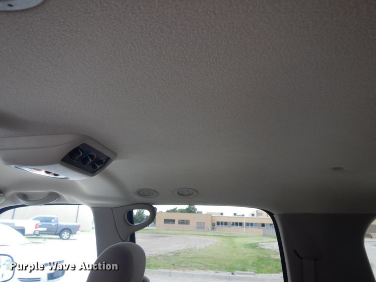 image for item DM5253 2003 Chevrolet Suburban  SUV