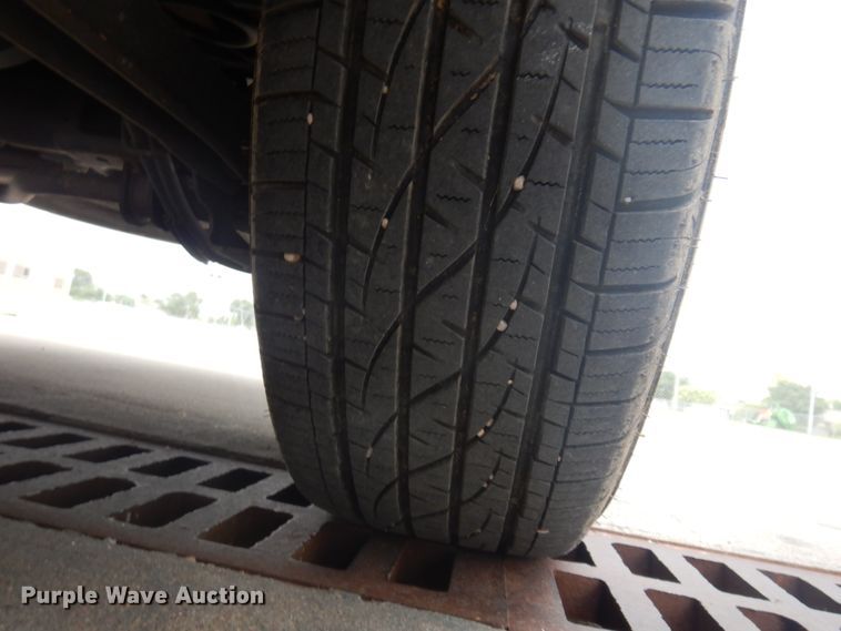 image for item DM5253 2003 Chevrolet Suburban  SUV