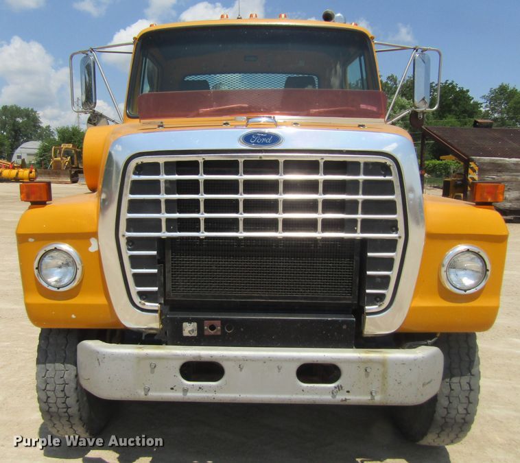image for item EV9254 1986 Ford LN8000  utility / service truck