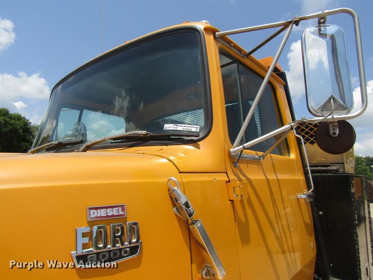 image for item EV9254 1986 Ford LN8000  utility / service truck