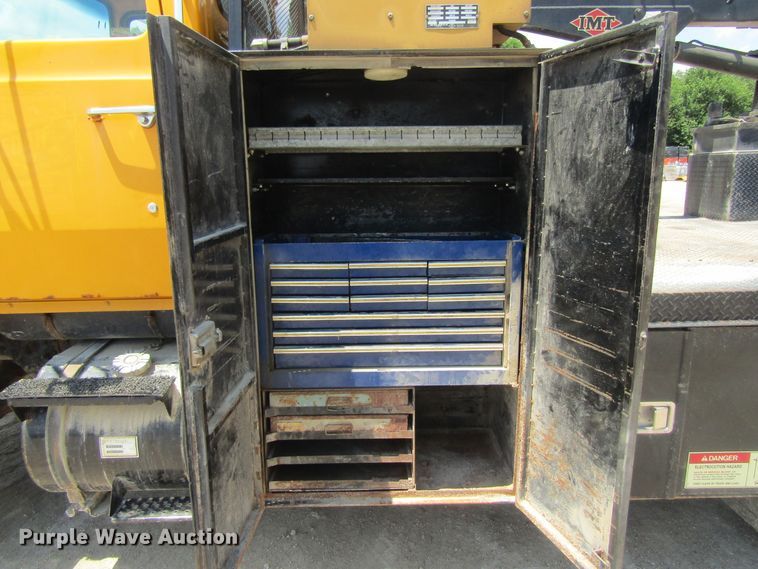 image for item EV9254 1986 Ford LN8000  utility / service truck