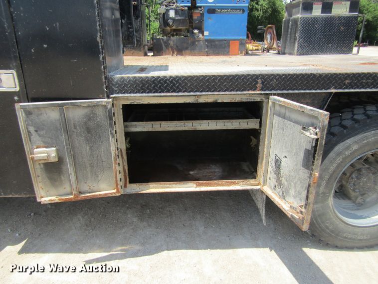 image for item EV9254 1986 Ford LN8000  utility / service truck