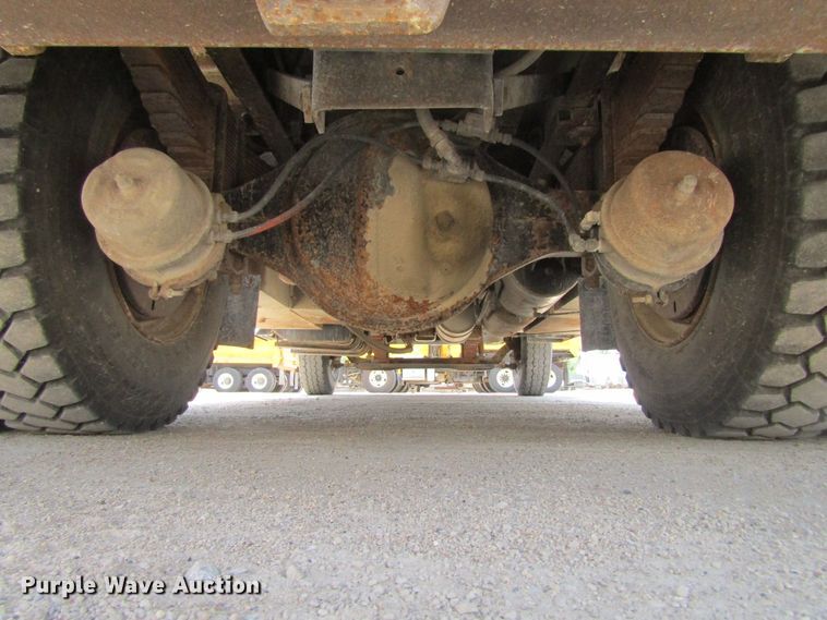 image for item EV9254 1986 Ford LN8000  utility / service truck