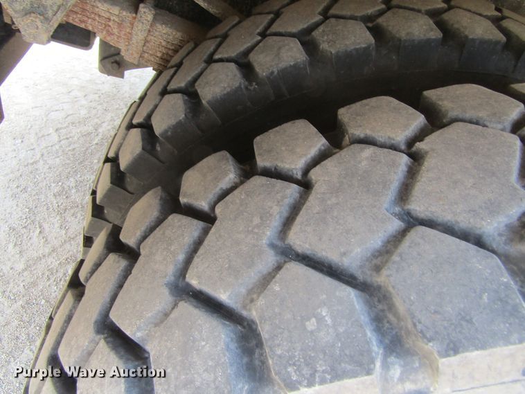 image for item EV9254 1986 Ford LN8000  utility / service truck