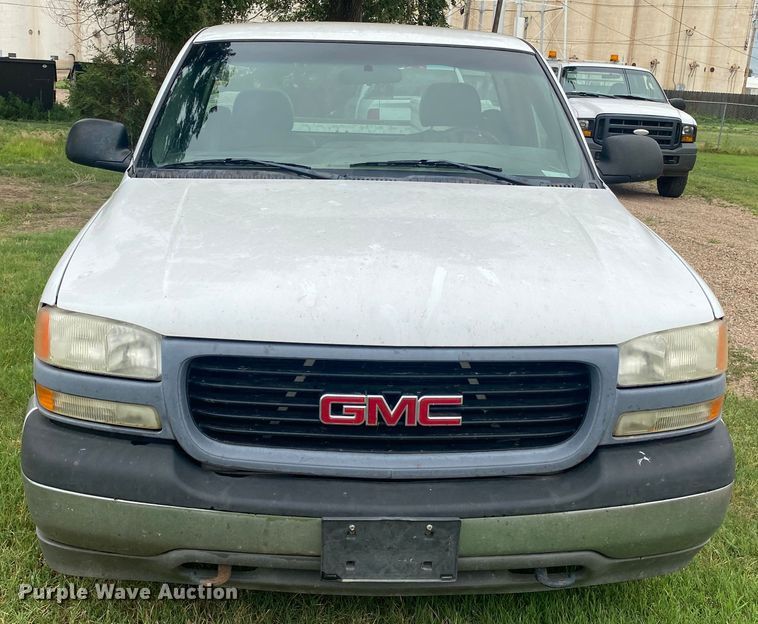 image for item EX9581 2002 GMC Sierra 1500  pickup truck
