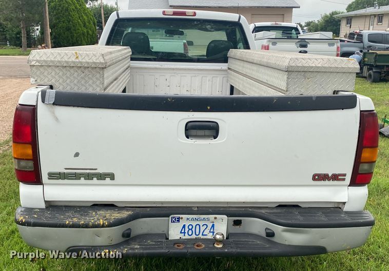 image for item EX9581 2002 GMC Sierra 1500  pickup truck