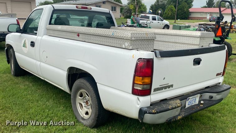 image for item EX9581 2002 GMC Sierra 1500  pickup truck