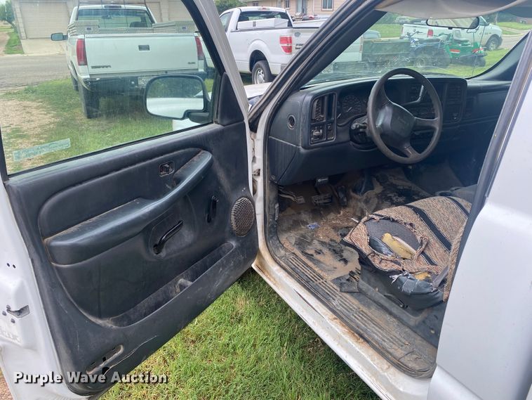 image for item EX9581 2002 GMC Sierra 1500  pickup truck