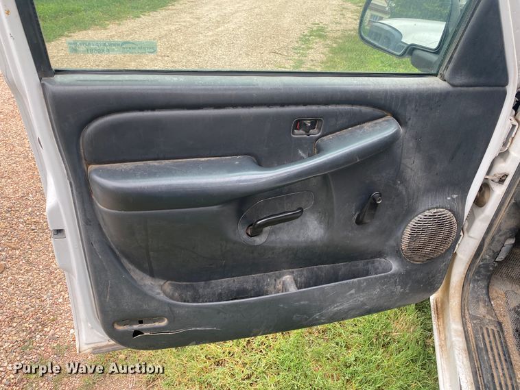 image for item EX9581 2002 GMC Sierra 1500  pickup truck