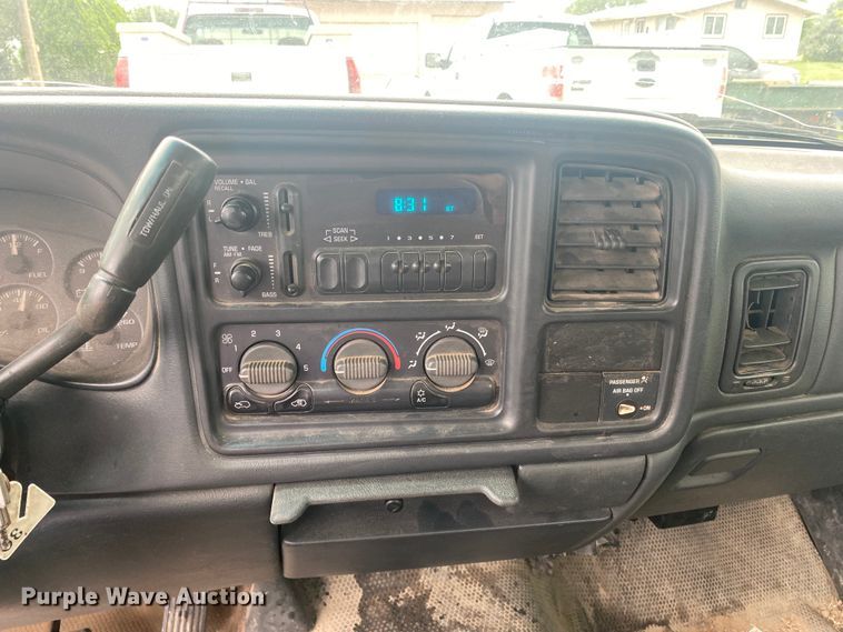 image for item EX9581 2002 GMC Sierra 1500  pickup truck