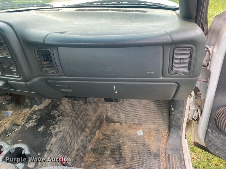 image for item EX9581 2002 GMC Sierra 1500  pickup truck