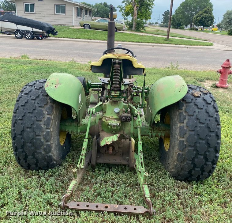 image for item EX9595 1969 John Deere 1020  tractor