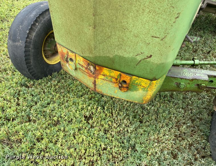 image for item EX9595 1969 John Deere 1020  tractor