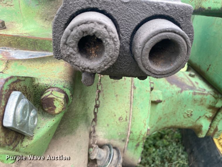 image for item EX9595 1969 John Deere 1020  tractor