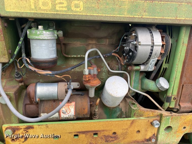 image for item EX9595 1969 John Deere 1020  tractor