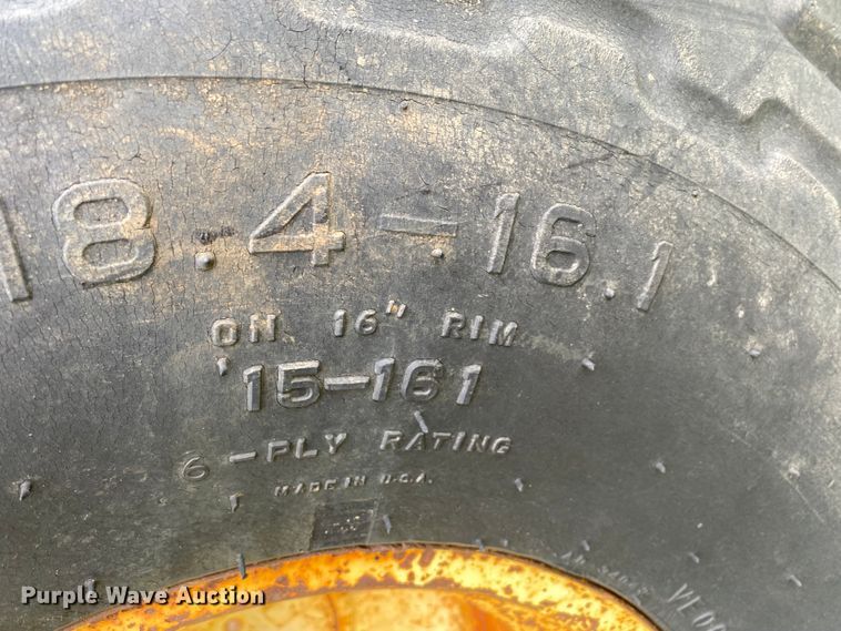 image for item EX9595 1969 John Deere 1020  tractor