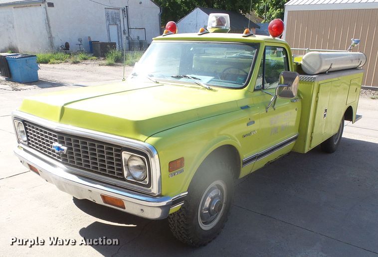 image for item GR9472 1972 Chevrolet K20  utility bed pickup truck