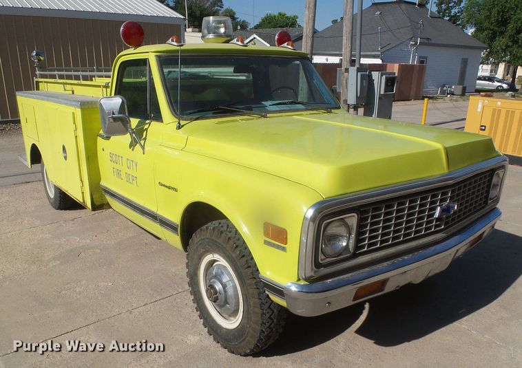 image for item GR9472 1972 Chevrolet K20  utility bed pickup truck