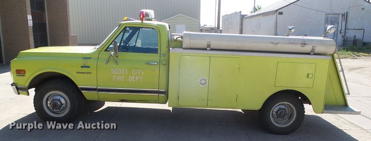 image for item GR9472 1972 Chevrolet K20  utility bed pickup truck