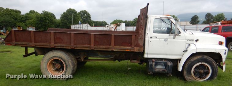 image for item HC9280 1994 Ford F600  dump flatbed truck