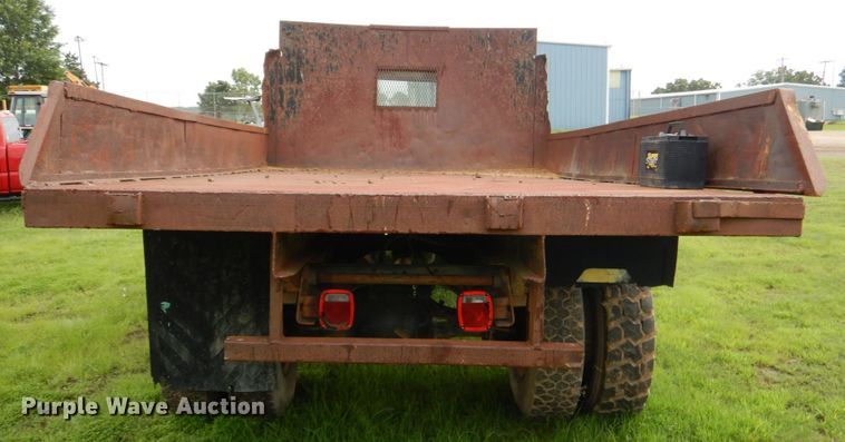 image for item HC9280 1994 Ford F600  dump flatbed truck