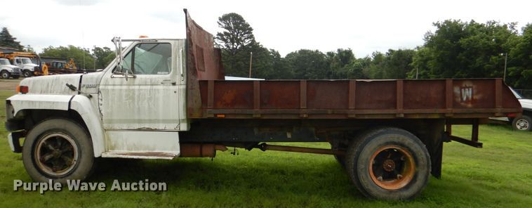 image for item HC9280 1994 Ford F600  dump flatbed truck