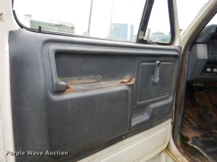 image for item HC9280 1994 Ford F600  dump flatbed truck