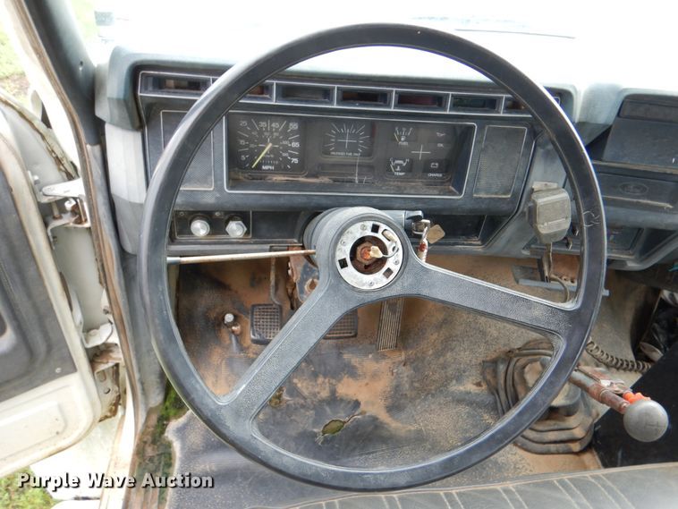 image for item HC9280 1994 Ford F600  dump flatbed truck