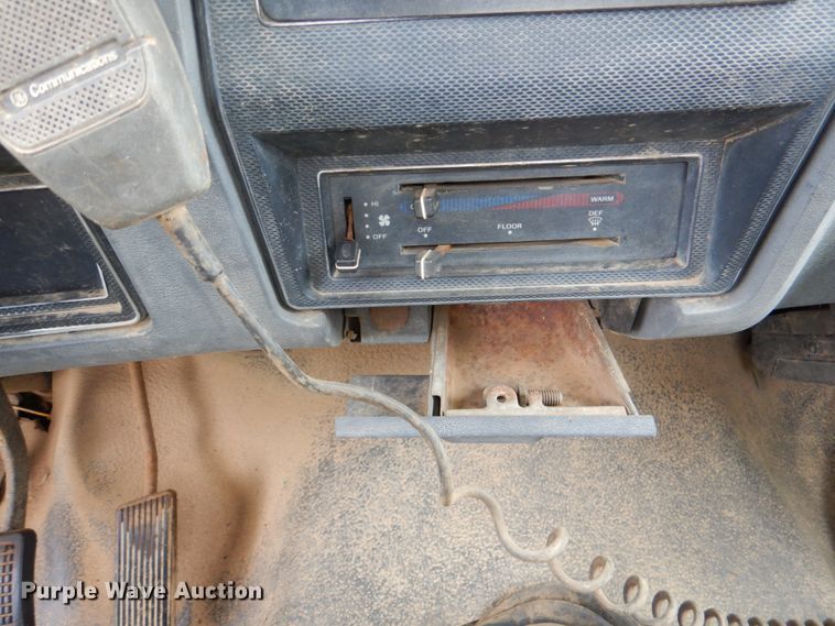 image for item HC9280 1994 Ford F600  dump flatbed truck