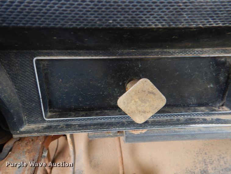 image for item HC9280 1994 Ford F600  dump flatbed truck