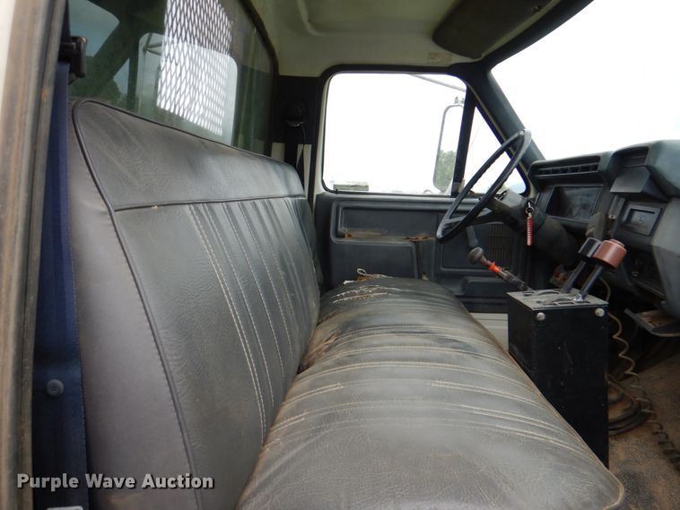 image for item HC9280 1994 Ford F600  dump flatbed truck