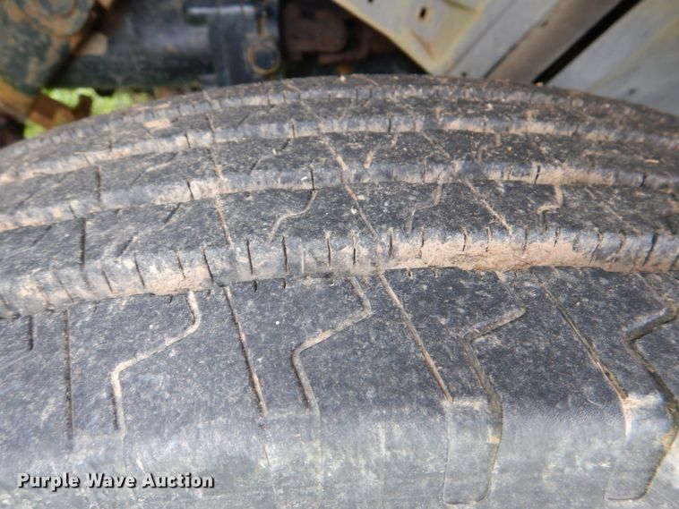 image for item HC9280 1994 Ford F600  dump flatbed truck